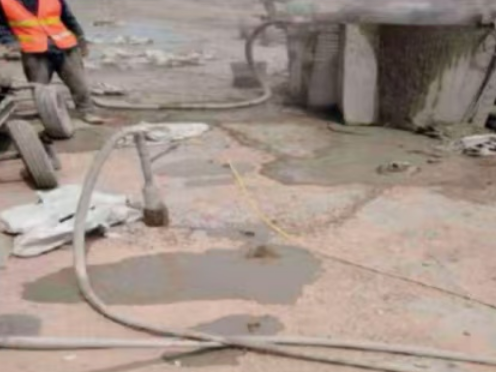 华池水泥混凝土路面板底注浆技术 路面脱空注浆整治方案